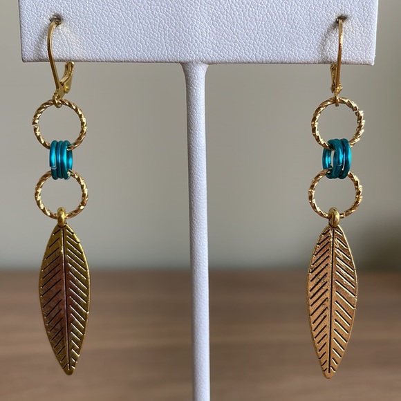 HAND CRAFTED EARRINGS Statement Gold Plated Leaves Metallic Turquoise Rings - Picture 4 of 11